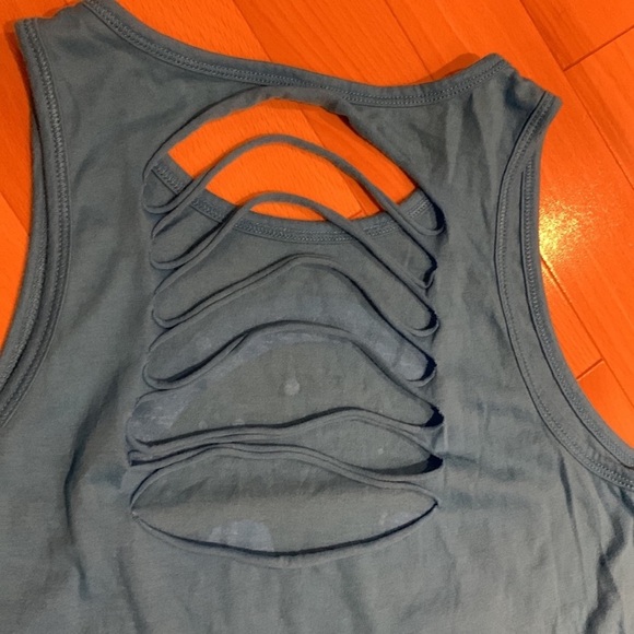 2 Tank tops - Gymboree & Justice - size YL (10/12) - Picture 11 of 16